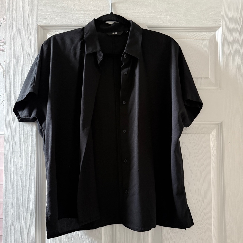 Uniqlo Rayon Short Sleeve Blouse, black, small